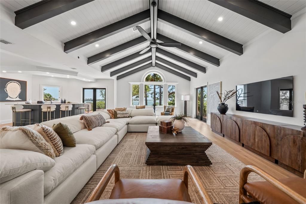 For Sale: $11,995,000 (5 beds, 4 baths, 8125 Square Feet)
