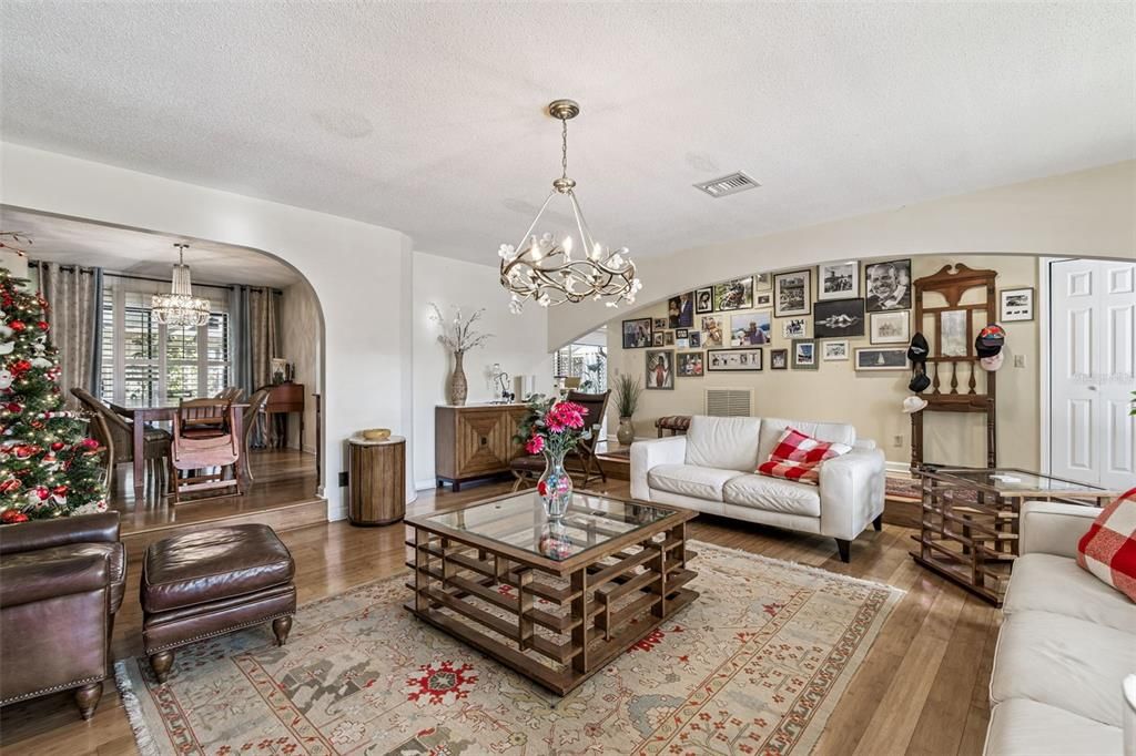 На продажу: $795,000 (3 спален, 2 ванн, 2206 Квадратных фут)