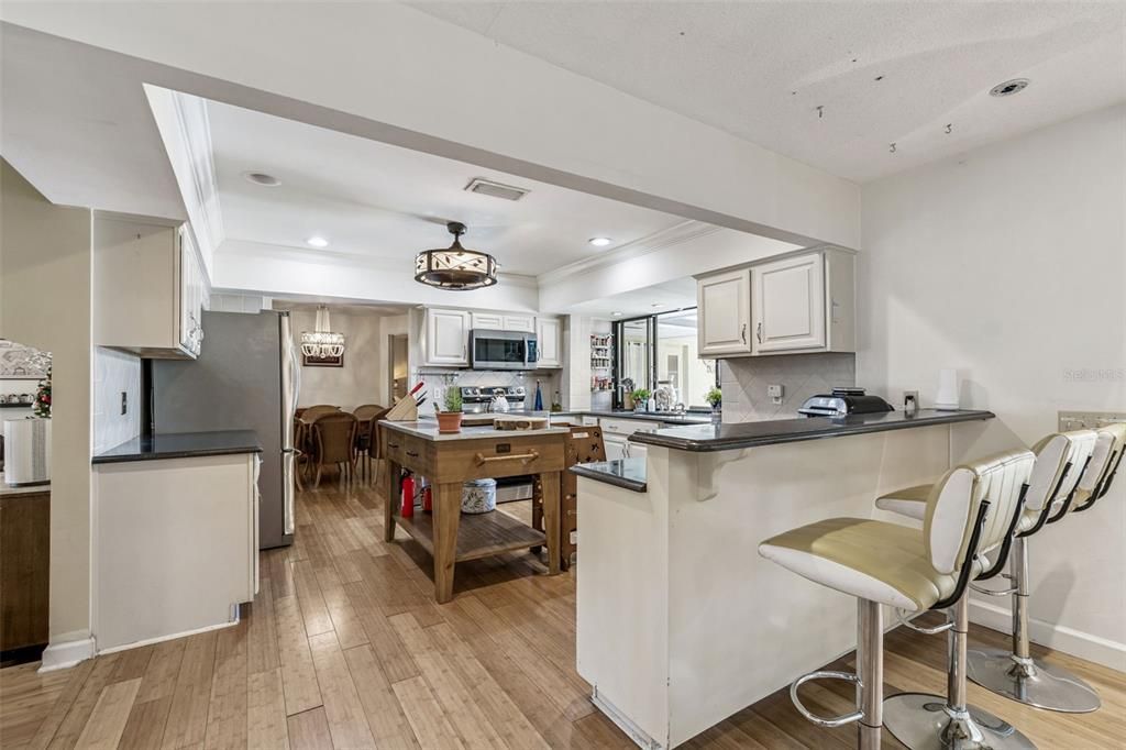 На продажу: $795,000 (3 спален, 2 ванн, 2206 Квадратных фут)