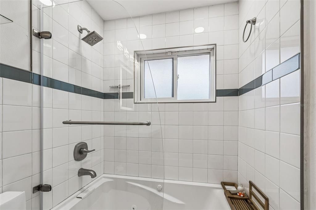 На продажу: $795,000 (3 спален, 2 ванн, 2206 Квадратных фут)