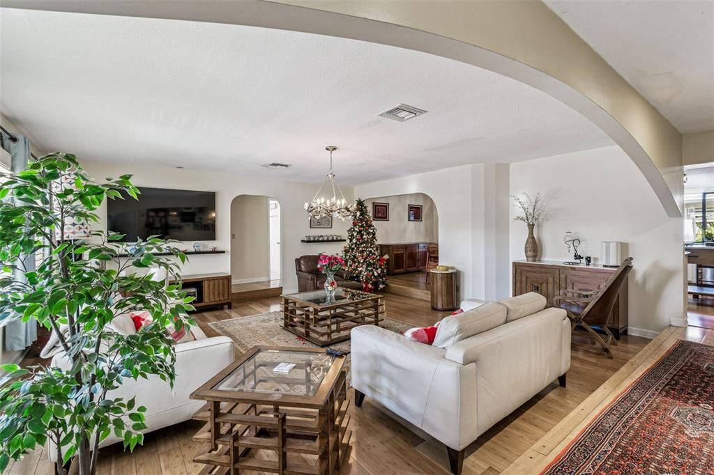 На продажу: $795,000 (3 спален, 2 ванн, 2206 Квадратных фут)