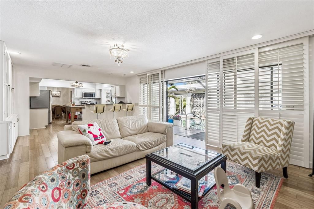 На продажу: $795,000 (3 спален, 2 ванн, 2206 Квадратных фут)