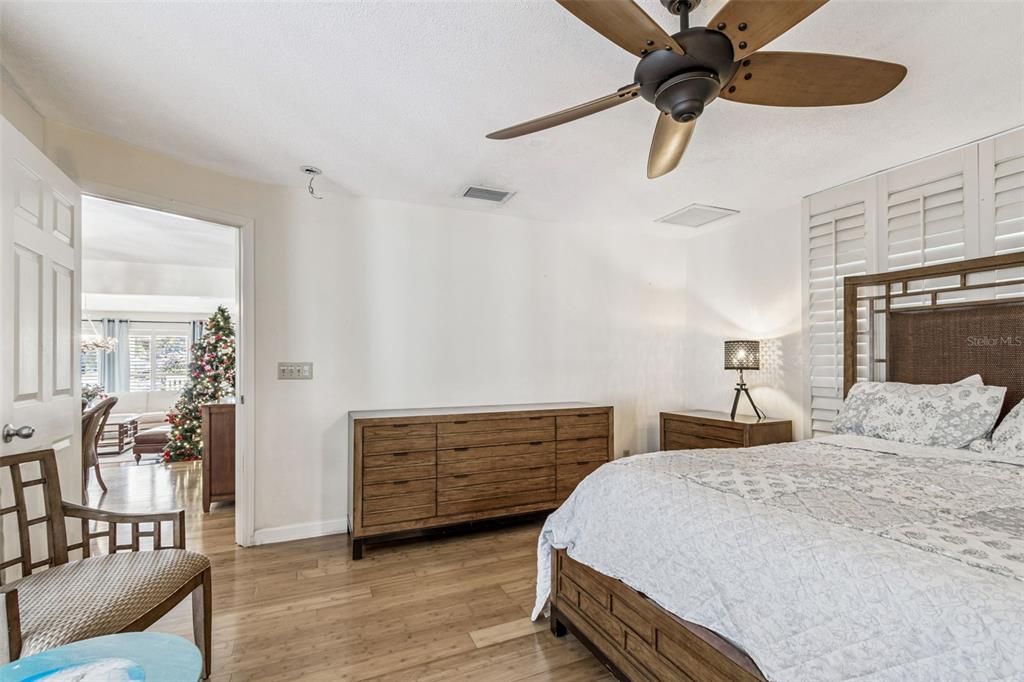 На продажу: $795,000 (3 спален, 2 ванн, 2206 Квадратных фут)