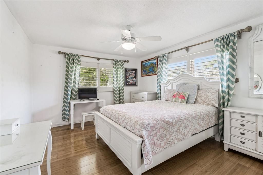 На продажу: $795,000 (3 спален, 2 ванн, 2206 Квадратных фут)