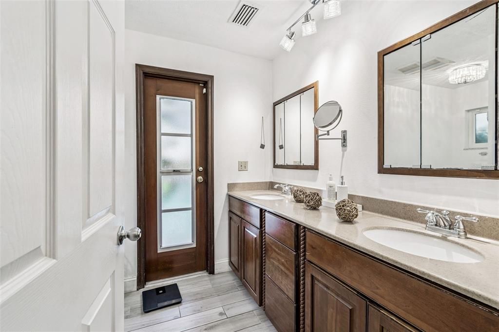 На продажу: $795,000 (3 спален, 2 ванн, 2206 Квадратных фут)