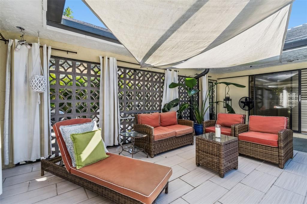 На продажу: $795,000 (3 спален, 2 ванн, 2206 Квадратных фут)