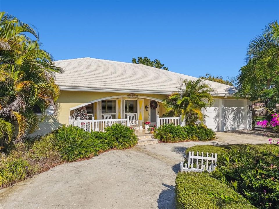 На продажу: $795,000 (3 спален, 2 ванн, 2206 Квадратных фут)