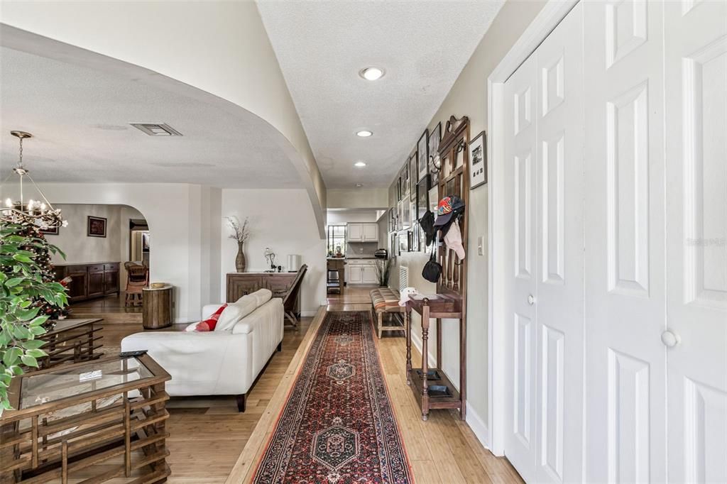 На продажу: $795,000 (3 спален, 2 ванн, 2206 Квадратных фут)