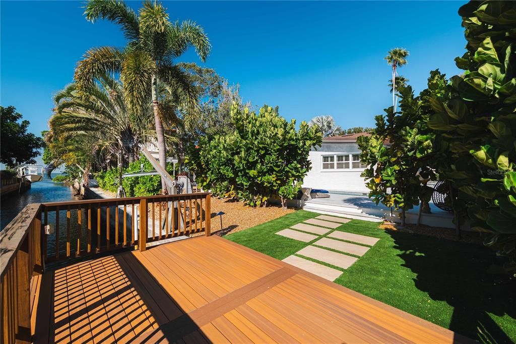 For Sale: $1,250,000 (3 beds, 3 baths, 2494 Square Feet)