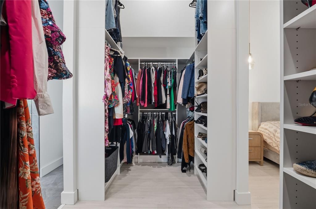 For Sale: $1,250,000 (3 beds, 3 baths, 2494 Square Feet)