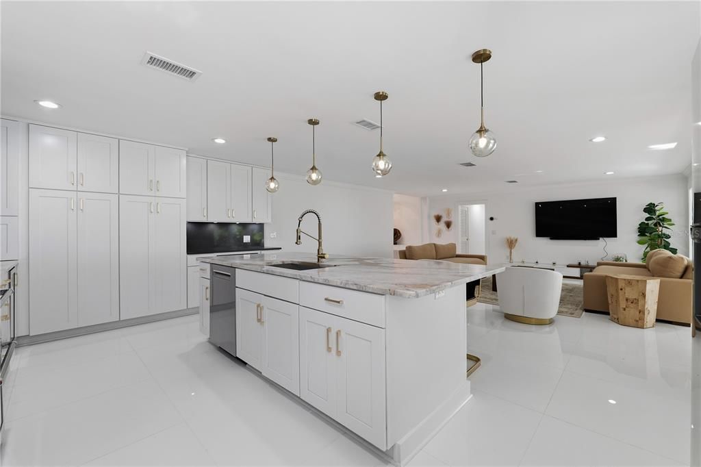 For Sale: $1,250,000 (3 beds, 3 baths, 2494 Square Feet)