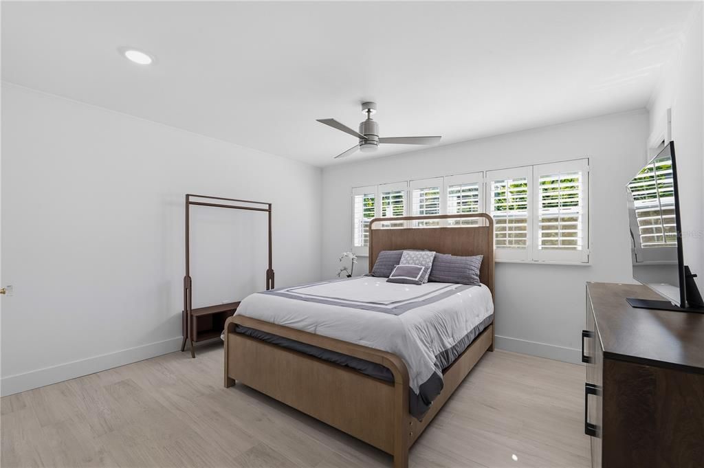 For Sale: $1,250,000 (3 beds, 3 baths, 2494 Square Feet)