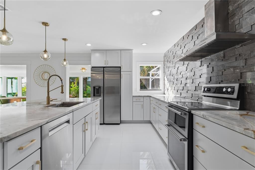 For Sale: $1,250,000 (3 beds, 3 baths, 2494 Square Feet)