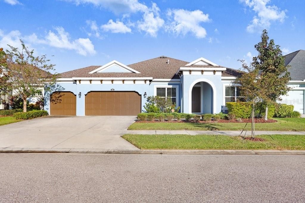 For Rent: $2,950 (3 beds, 2 baths, 2562 Square Feet)