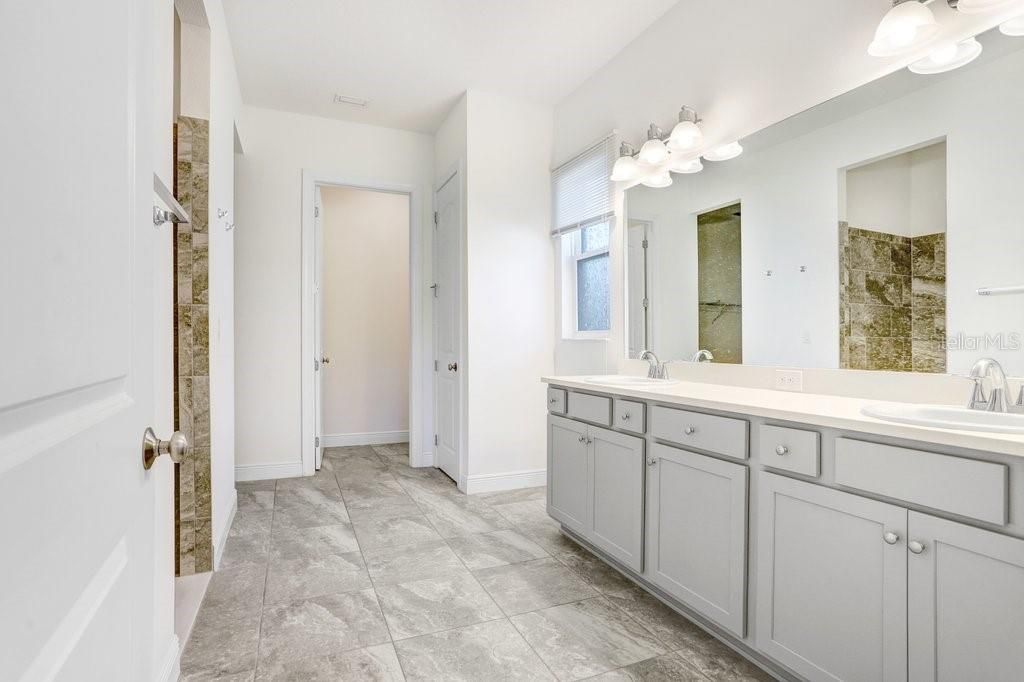 For Rent: $2,950 (3 beds, 2 baths, 2562 Square Feet)