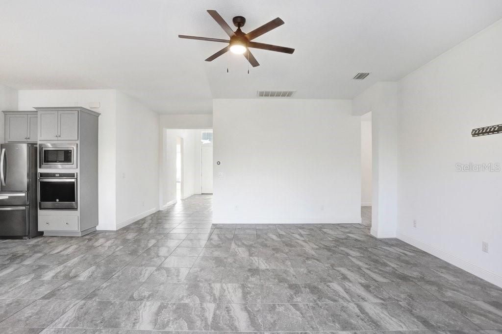 For Rent: $2,950 (3 beds, 2 baths, 2562 Square Feet)