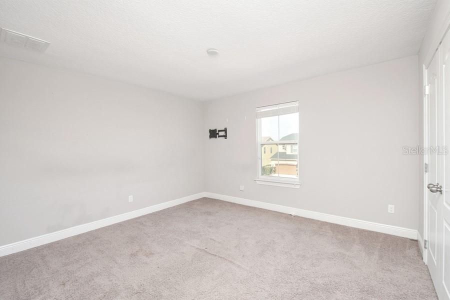 For Sale: $499,000 (4 beds, 2 baths, 2744 Square Feet)