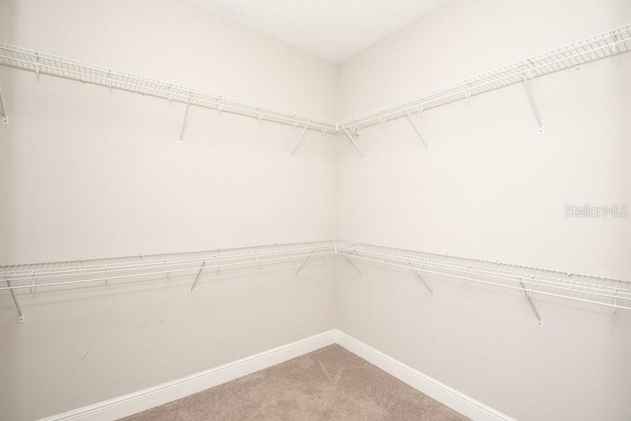 For Sale: $499,000 (4 beds, 2 baths, 2744 Square Feet)