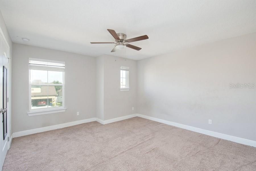 For Sale: $499,000 (4 beds, 2 baths, 2744 Square Feet)