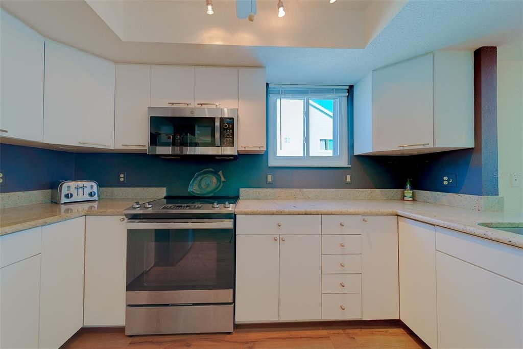 For Rent: $5,500 (3 beds, 3 baths, 1616 Square Feet)