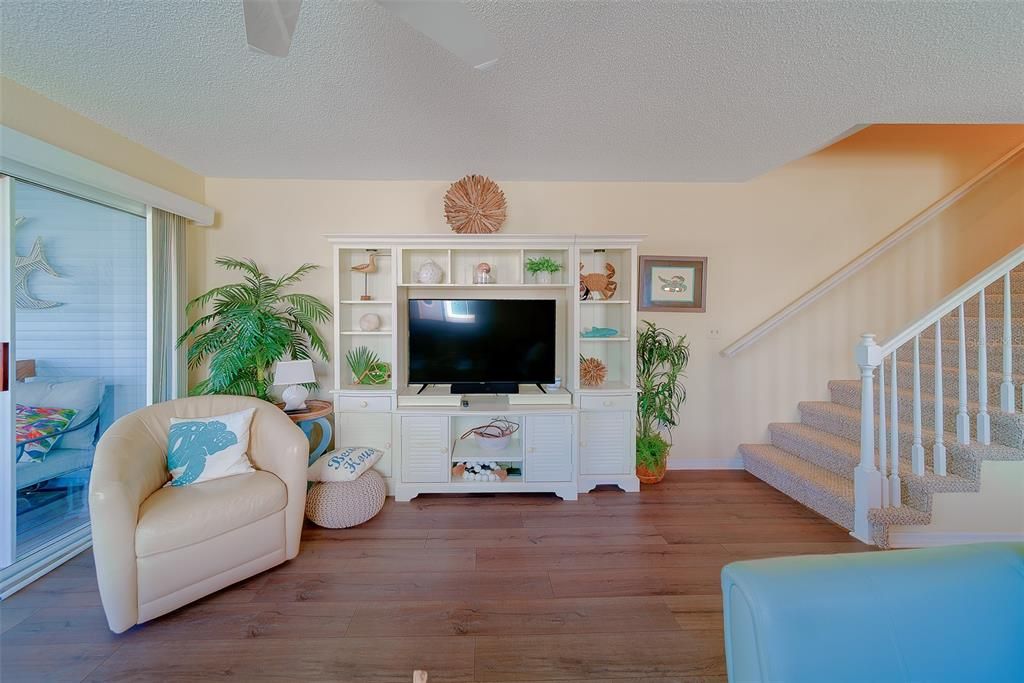 For Rent: $5,500 (3 beds, 3 baths, 1616 Square Feet)