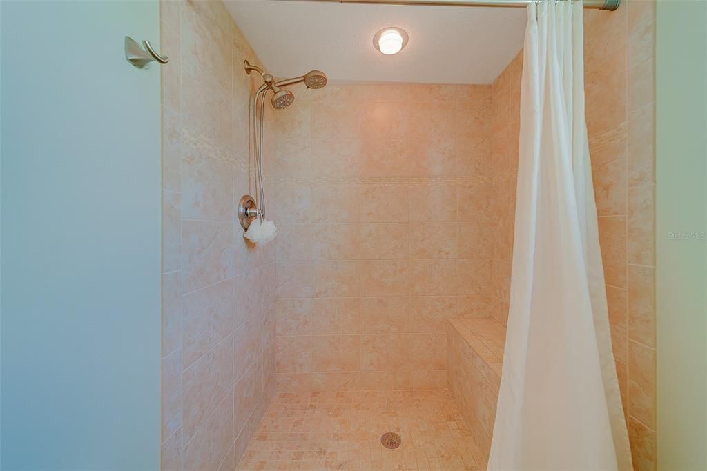 For Rent: $5,500 (3 beds, 3 baths, 1616 Square Feet)