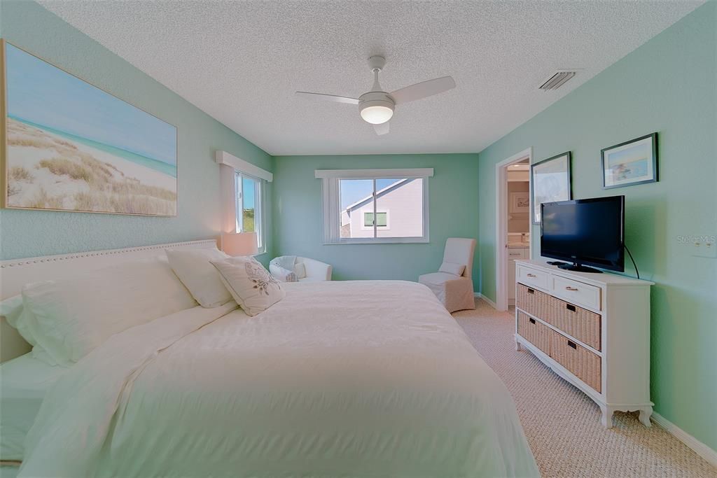 For Rent: $5,500 (3 beds, 3 baths, 1616 Square Feet)