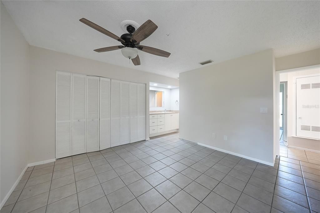 For Sale: $210,000 (3 beds, 2 baths, 1282 Square Feet)