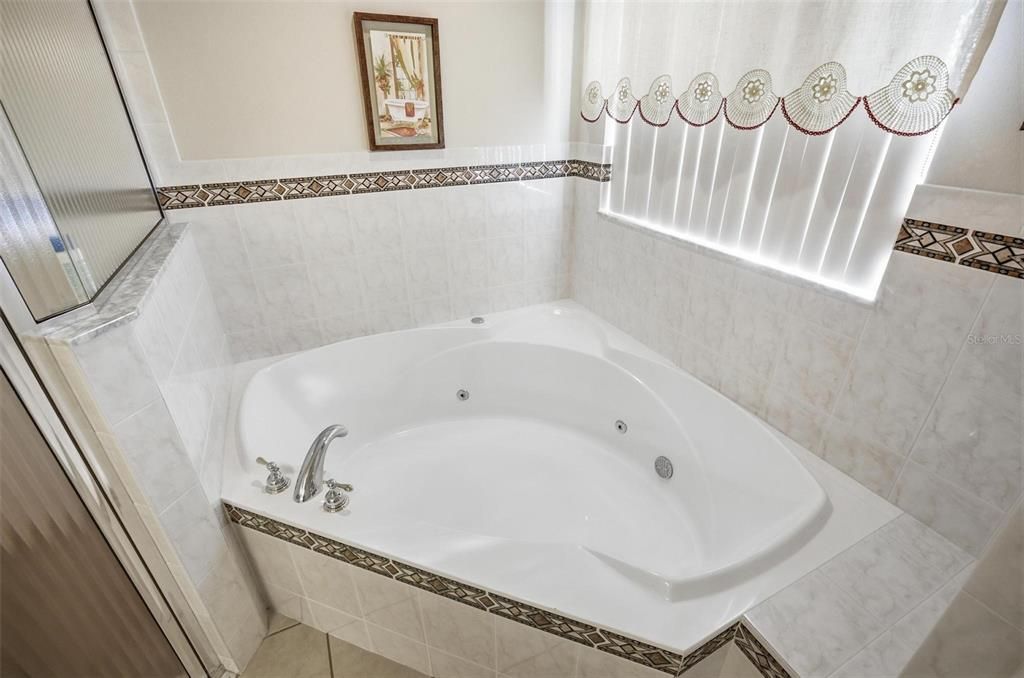 For Sale: $459,000 (3 beds, 3 baths, 2849 Square Feet)