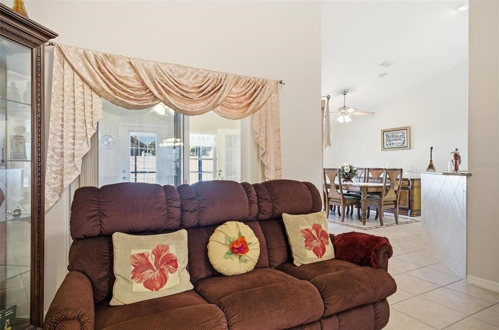 For Sale: $459,000 (3 beds, 3 baths, 2849 Square Feet)