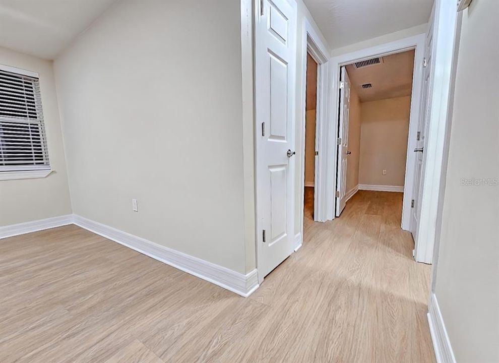 На продажу: $229,900 (2 спален, 1 ванн, 928 Квадратных фут)