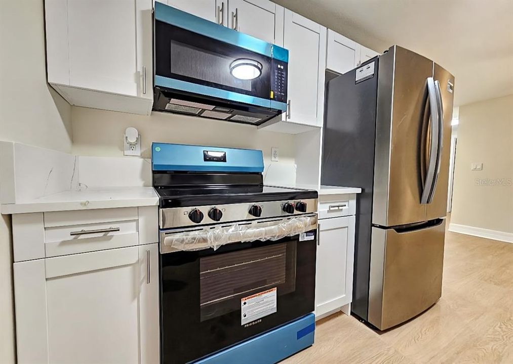 На продажу: $229,900 (2 спален, 1 ванн, 928 Квадратных фут)