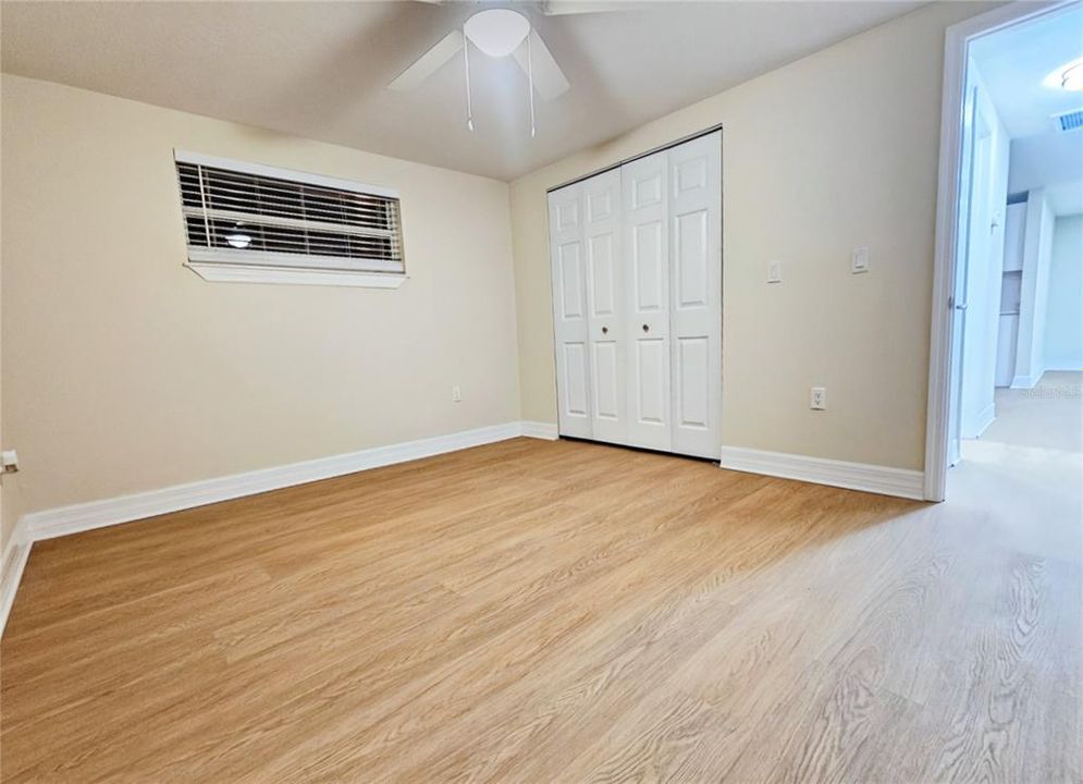 На продажу: $229,900 (2 спален, 1 ванн, 928 Квадратных фут)