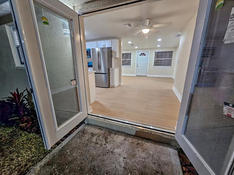 На продажу: $229,900 (2 спален, 1 ванн, 928 Квадратных фут)