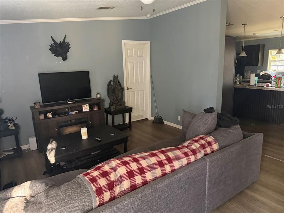 For Sale: $229,000 (4 beds, 2 baths, 1620 Square Feet)