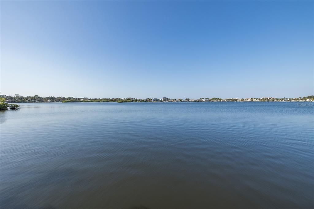 For Sale: $999,000 (3 beds, 3 baths, 3038 Square Feet)