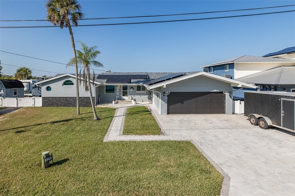 For Sale: $999,000 (3 beds, 3 baths, 3038 Square Feet)