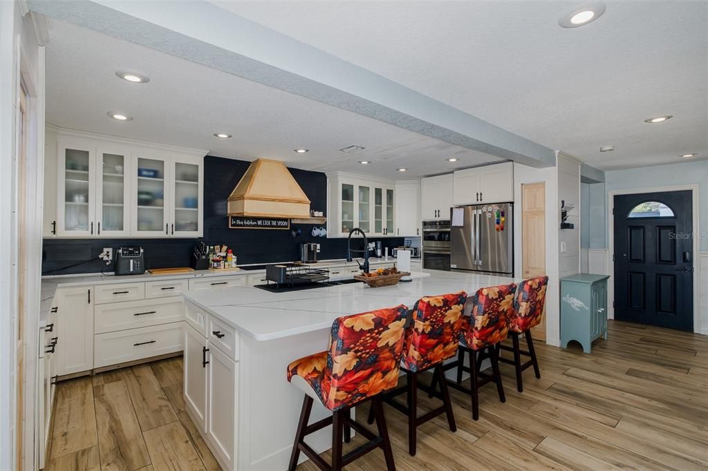 For Sale: $999,000 (3 beds, 3 baths, 3038 Square Feet)