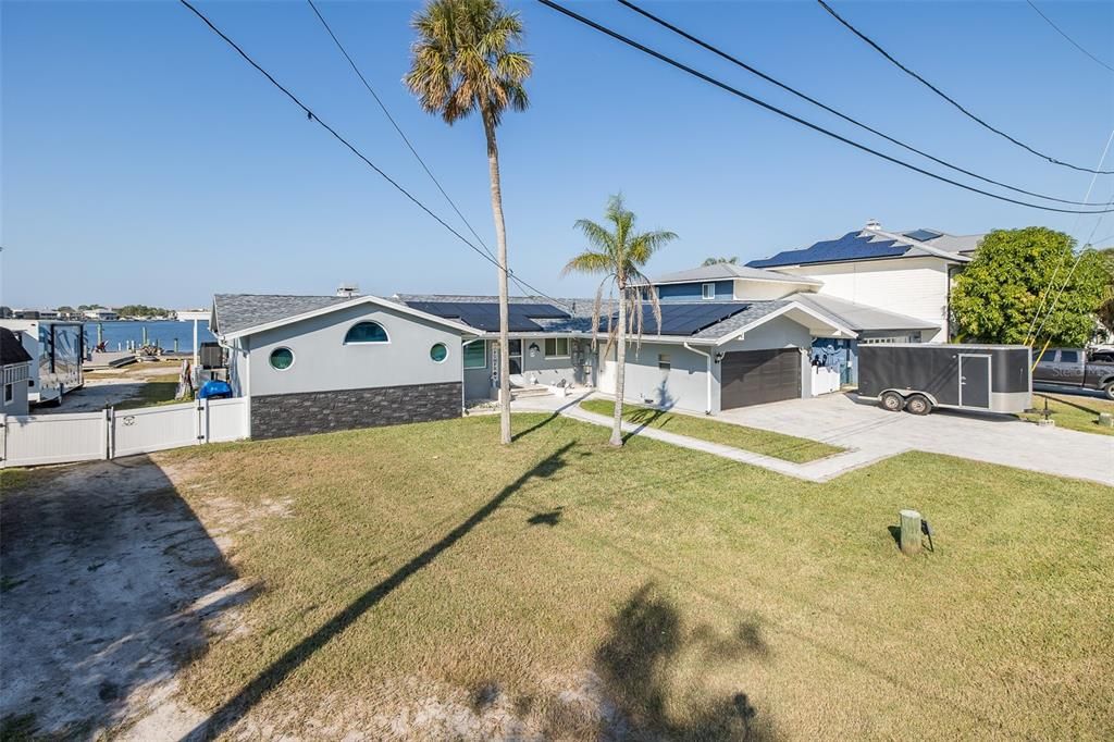 For Sale: $999,000 (3 beds, 3 baths, 3038 Square Feet)