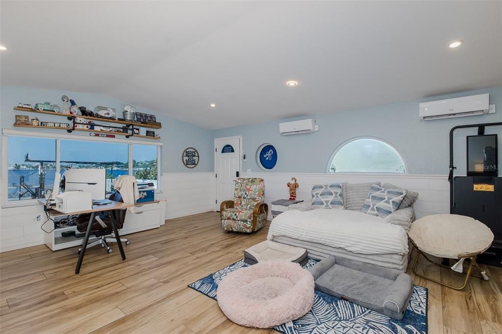 For Sale: $999,000 (3 beds, 3 baths, 3038 Square Feet)