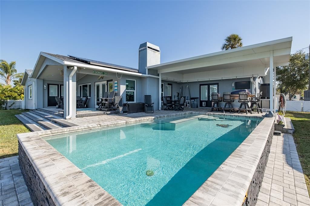 For Sale: $999,000 (3 beds, 3 baths, 3038 Square Feet)