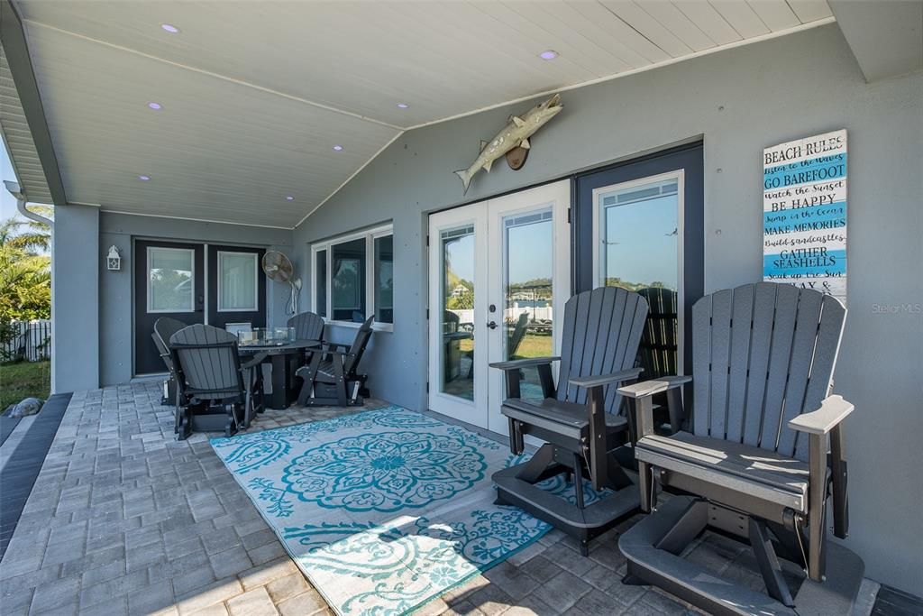 For Sale: $999,000 (3 beds, 3 baths, 3038 Square Feet)