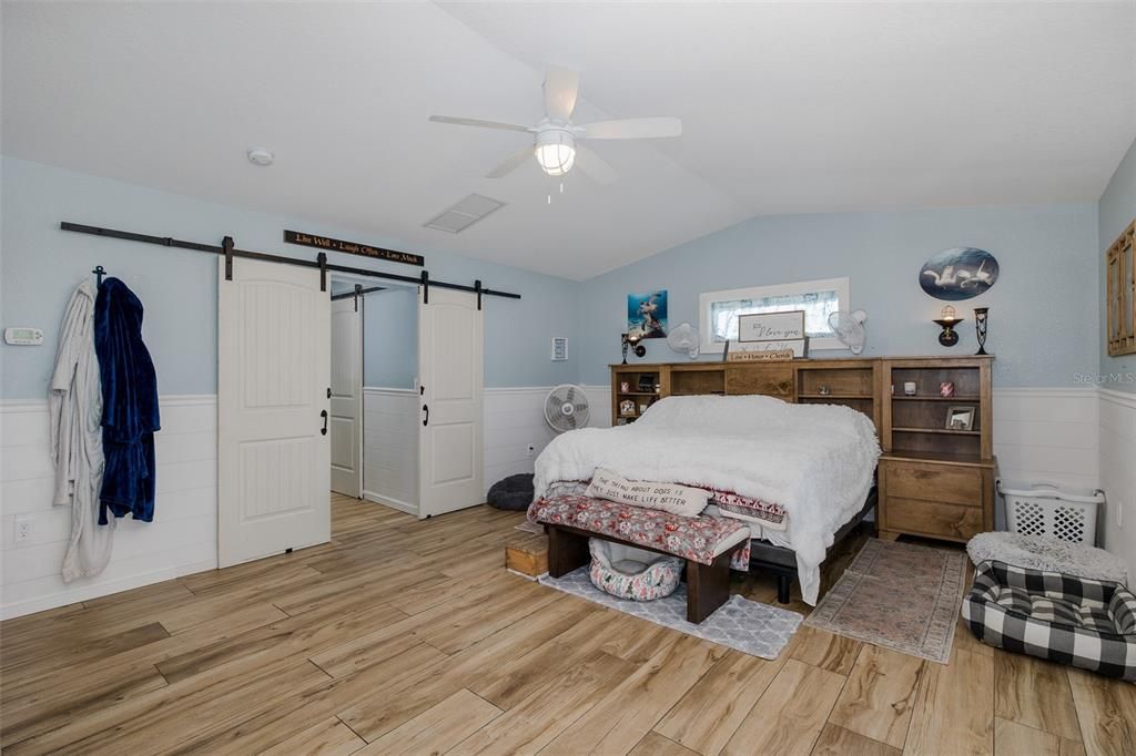 For Sale: $999,000 (3 beds, 3 baths, 3038 Square Feet)