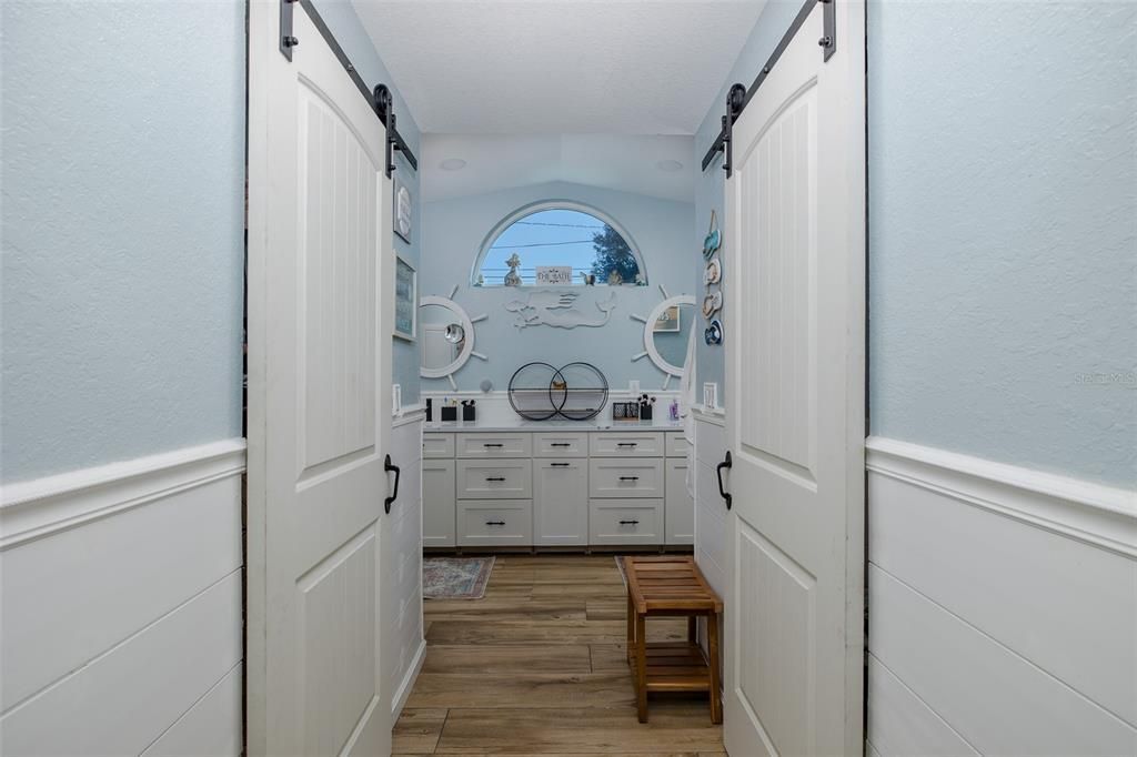 For Sale: $999,000 (3 beds, 3 baths, 3038 Square Feet)