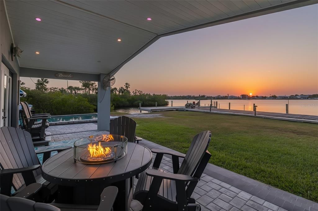 For Sale: $999,000 (3 beds, 3 baths, 3038 Square Feet)