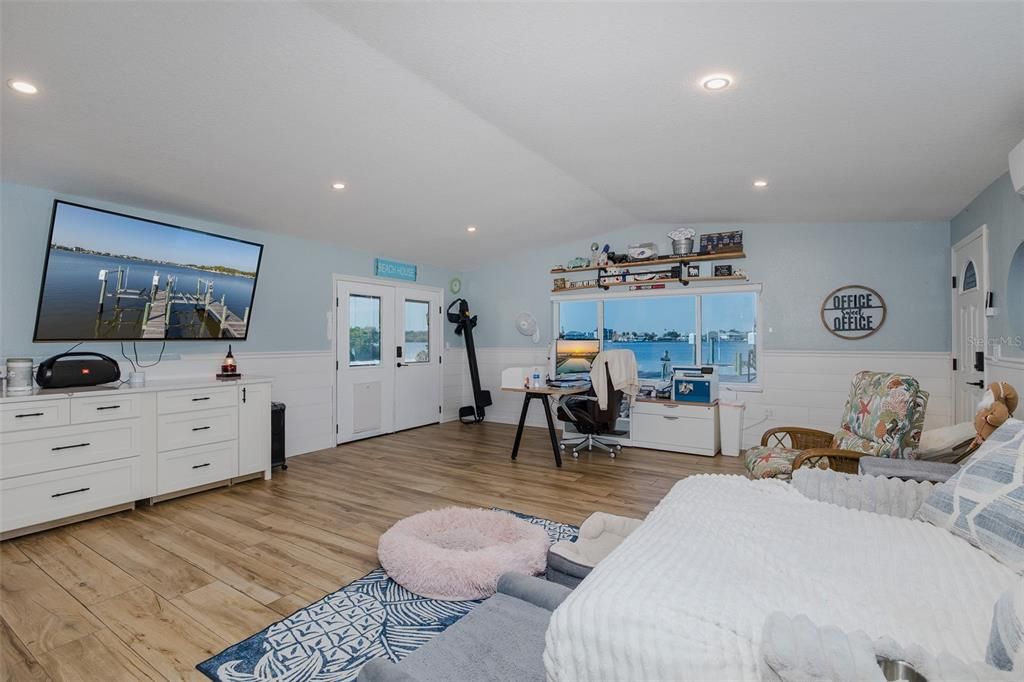 For Sale: $999,000 (3 beds, 3 baths, 3038 Square Feet)