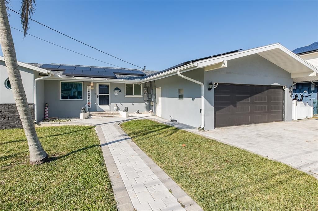 For Sale: $999,000 (3 beds, 3 baths, 3038 Square Feet)