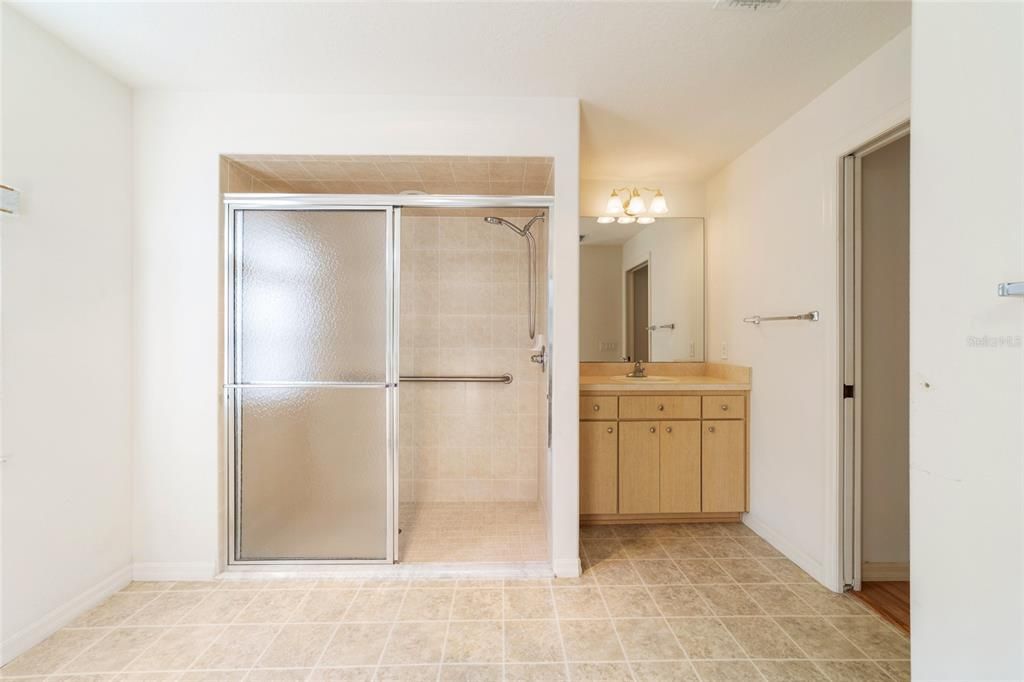 待售: $425,000 (3 贝兹, 2 浴室, 2083 平方英尺)