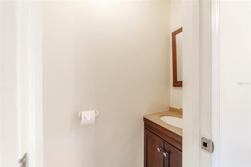 待售: $425,000 (3 贝兹, 2 浴室, 2083 平方英尺)