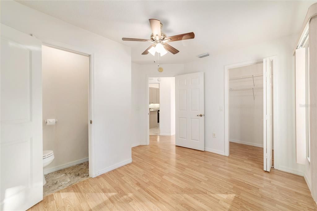 待售: $425,000 (3 贝兹, 2 浴室, 2083 平方英尺)